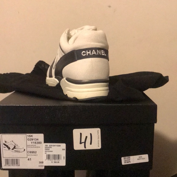 Chanel runners 10/10 condition size 41(8)us men’s - Picture 8 of 8